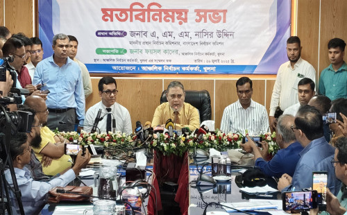 আগামী নির্বাচনে অস্ত্রের চেয়েও ভয়াবহ হুমকি এআই: সিইসি 