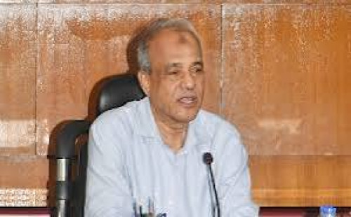 চাঁদাবাজ যেই হোক, ছাড় নেই: স্বরাষ্ট্র উপদেষ্টা 