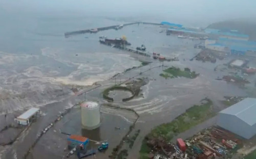 সুনামি বিধ্বস্ত দ্বীপপুঞ্জে জরুরি অবস্থা জারি করল রাশিয়া 