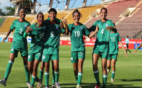 তৃষ্ণার হ্যাটট্রিকে ৮ গোলের জয় পেল বাংলাদেশ 