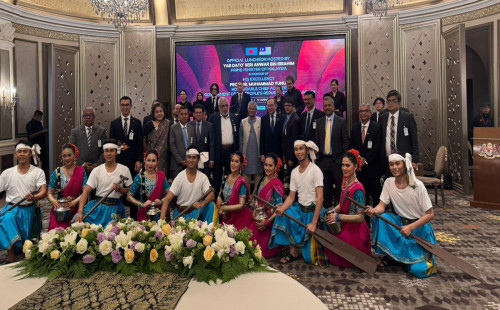 ড. ইউনূসের সম্মানে মালয়েশিয়ার প্রধানমন্ত্রীর মধ্যাহ্নভোজ 