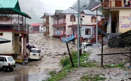 কাশ্মিরে বন্যায় নিহত বেড়ে ৬০ 