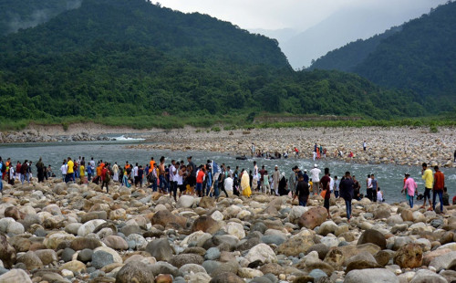 ভোলাগঞ্জে পাথর লুটের মামলা, ২ হাজার আসামি 