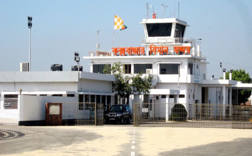 ক্রিকেট ব্যাটে ইয়াবা পাচারের চেষ্টা, কক্সবাজার বিমানবন্দরে আটক ২ 