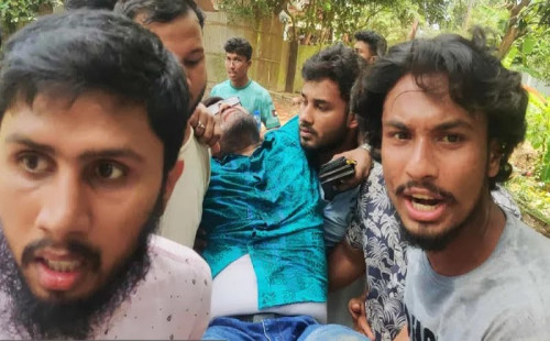 চট্টগ্রাম বিশ্ববিদ্যালয়ের পরীক্ষা স্থগিত, শিক্ষার্থীদের সঙ্গে স্থানীয়দের সংঘর্ষে আহত অর্ধশতাধিক 