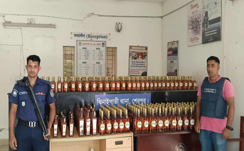 শেরপুর সীমান্ত থেকে ৩৮০ বোতল ভারতীয় মদ জব্দ 