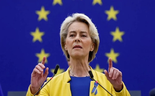 রক্ষা পেলেন উরসুলা 