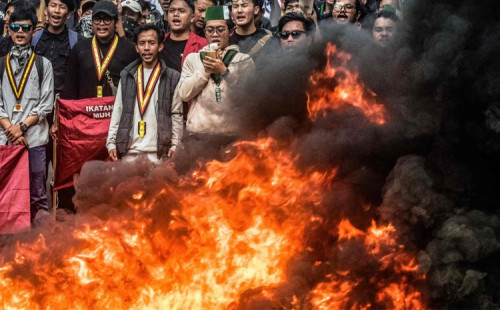 ইন্দোনেশিয়ায় বিক্ষোভে নিখোঁজ ২০ 