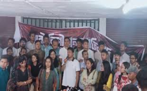 ধর্ষণের হুমকির প্রতিবাদে ছাত্রদলের বিক্ষোভ 