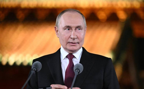 পিছু হটবেন না পুতিন 