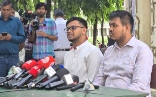 ডাকসুতে বাকেরকে সমর্থন দিয়ে সরে দাঁড়ালেন মাহিন 