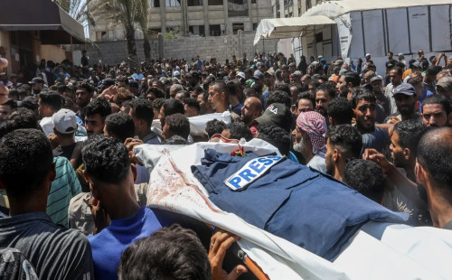 সাংবাদিক নিহত নিয়ে এপি’র প্রশ্ন 