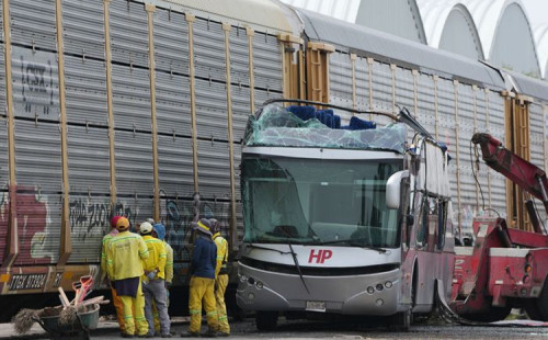 মেক্সিকোতে বাস দুর্ঘটনায় নিহত ১০ 