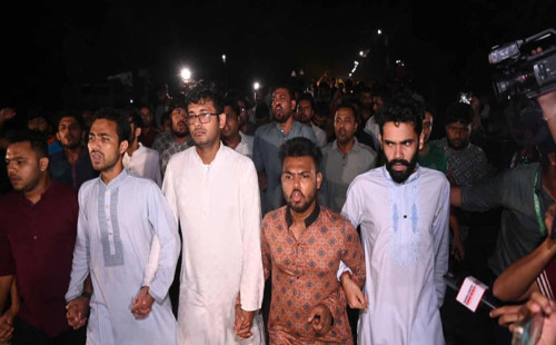 জাকসু নির্বাচন ভোট বর্জনের পর ছাত্রদলের বিক্ষোভ মিছিল 