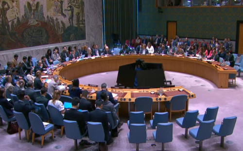 ইরানের ওপর নিষেধাজ্ঞা বহালে রাশিয়ার নিন্দা 