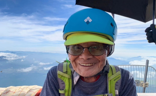 ১০২ বছর বয়সে মাউন্ট ফুজিতে আরোহণ 