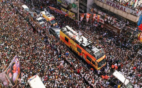 বিজয়ের সমাবেশে নিহতের সংখ্যা বেড়ে ৩৯ 