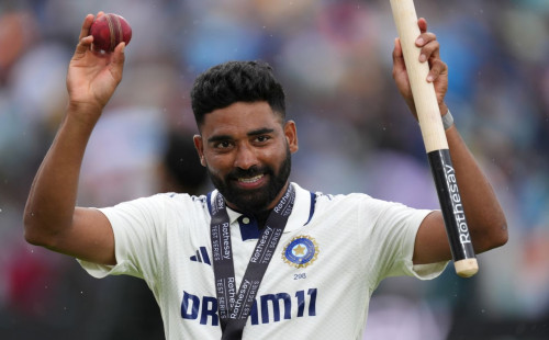 ‘বাবার সঙ্গে গিয়ে অটো চালাও’, শুনতে হয়েছিল সিরাজকে 