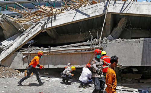 জাভায় মাদ্রাসা ধসে মৃত বেড়ে ৫৪ 