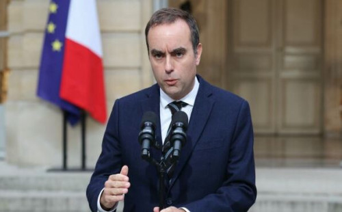 ফ্রান্স সংসদে ঐকমত্যের সম্ভাবনা 