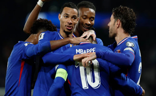 আজারবাইজানকে উড়িয়ে বিশ্বকাপে এক পা ফ্রান্সের 