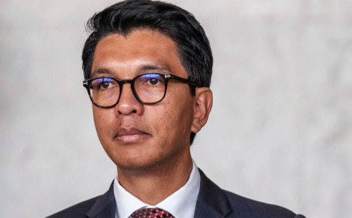 সংসদ ভেঙে দিলেন রাজোয়েলিনা 