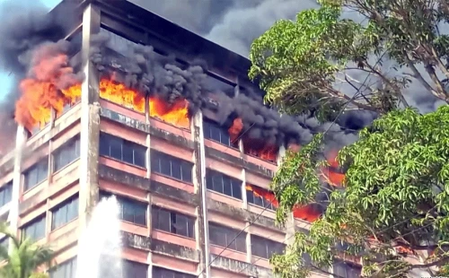 চট্টগ্রামে আগুন নিয়ন্ত্রণে ইউনিট বেড়ে ২৩ 