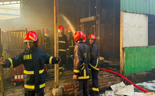 শাহজালাল বিমানবন্দরের আগুন অনেকটা নিয়ন্ত্রণে : বেবিচক 