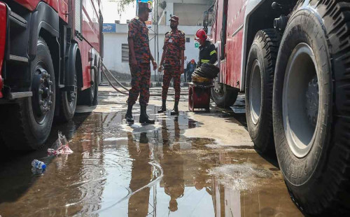 শাহজালাল বিমানবন্দরে কার্গো ভিলেজ থেকে এখনো ধোঁয়া উড়ছে 