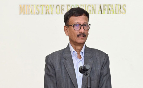 পাকিস্তানের সঙ্গে অর্থনৈতিক সহযোগিতা বাড়াতে চায় সরকার : তৌহিদ হোসেন 