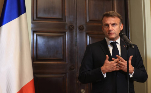 সমঝোতা করতে পারেন শুধু জেলেনস্কি 