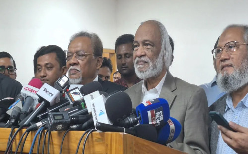 বিতর্কিত কর্মকর্তাদের নির্বাচনে চায় না বিএনপি, সিইসিকে মঈন খান 