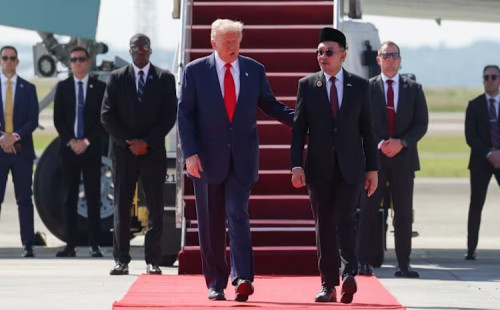 ট্রাম্পের এশিয়া সফর শুরু 