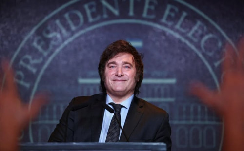 সংস্কারের প্রতিশ্রুতি মাইলি’র 