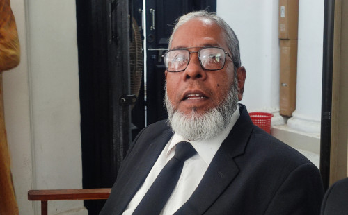 ‘আপনি বেশি কথা বলেন, আদালত বিব্রত হয়’: আইনজীবী আমির হোসেনকে ট্রাইব্যুনাল 
