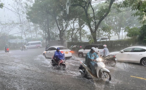 কালমেগির আঘাতে ভিয়েতনামে নিহত ৫ 