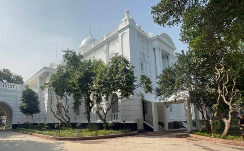 সেনা কর্মকর্তাদের আইনজীবীকে ট্রাইব্যুনালের প্রশ্ন: ‘সাবেক প্রধান বিচারপতি, সাবেক মন্ত্রীরা জেলে থাকতে পারলে আপনাদের সমস্যা কোথায়’ 