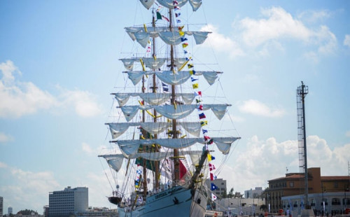 মেক্সিকো ফিরেছে ব্রুকলিন ব্রিজে ধাক্কা লাগা জাহাজ 