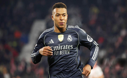 রোনালদোর বিরল রেকর্ড স্পর্শ করলেন এমবাপে 