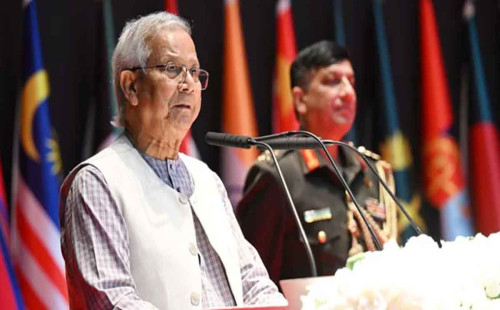 আগামী নির্বাচনে ঐতিহাসিক ভূমিকা পালনে সশস্ত্র বাহিনীর প্রতি প্রধান উপদেষ্টার আহ্বান 