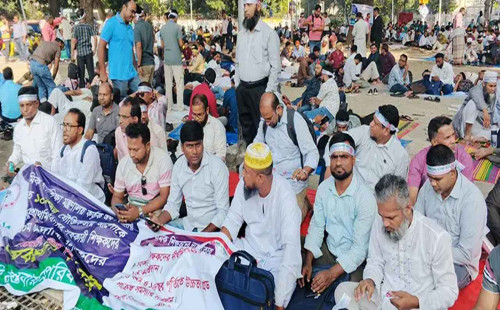 ক্লাসে ফিরতে সরকারের নির্দেশনা প্রত্যাখ্যান করলেন প্রাথমিক শিক্ষকরা 