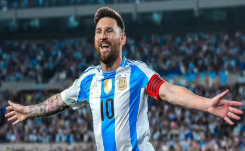 ২০২৬ বিশ্বকাপ খেলা নিয়ে মুখ খুললেন মেসি 