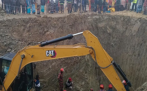 নলকূপে শিশু সাজিদ, মাটির আরও গভীরে কিছু অনুভূত হচ্ছে: ফায়ার সার্ভিস 