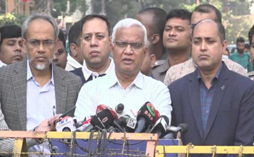 খালেদা জিয়ার অবস্থা আগের মতো, গ্রহণ করতে পারছেন চিকিৎসা 