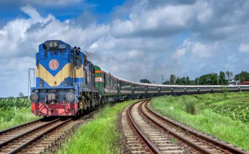 তারেক রহমানের প্রত্যাবর্তন: ছাত্র-জনতাকে ঢাকায় আনতে ৭ রুটে বিশেষ ট্রেন চায় বিএনপি 