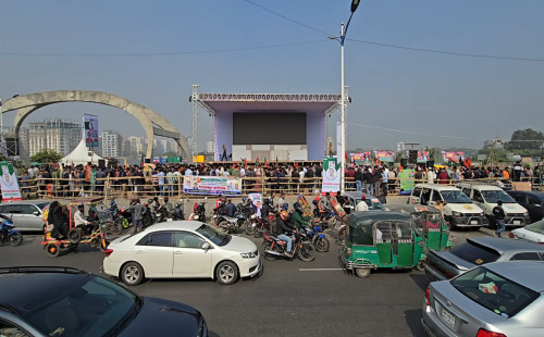 তারেক রহমানের স্বদেশ প্রত্যাবর্তন, পূর্বাচল ৩০০ ফিটে নেতাকর্মীদের ঢল 