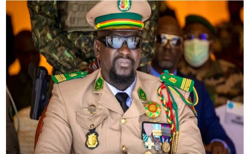 বৈধতার খোঁজে দৌম্বুয়া 