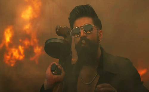 যশের ‘টক্সিক’ মুভির অ্যাকশনে কাঁপছে নেটদুনিয়া! 