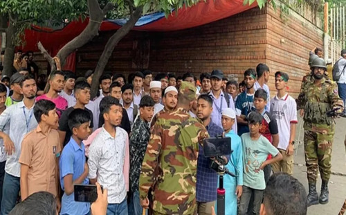 বিপিএলের খেলা না হওয়ায় মিরপুর স্টেডিয়ামে ভাঙচুর 