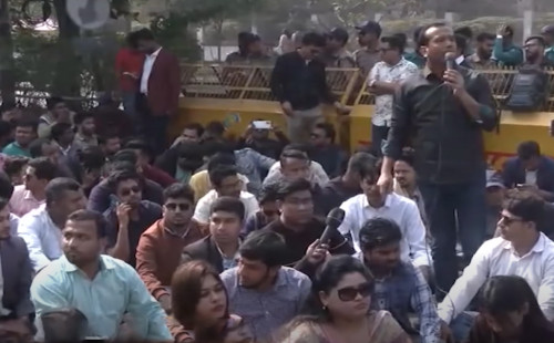 আজকের মধ্যে ৩ দাবি মানা না হলে ‘সব পন্থা’ অবলম্বনের হুঁশিয়ারি ছাত্রদলের 